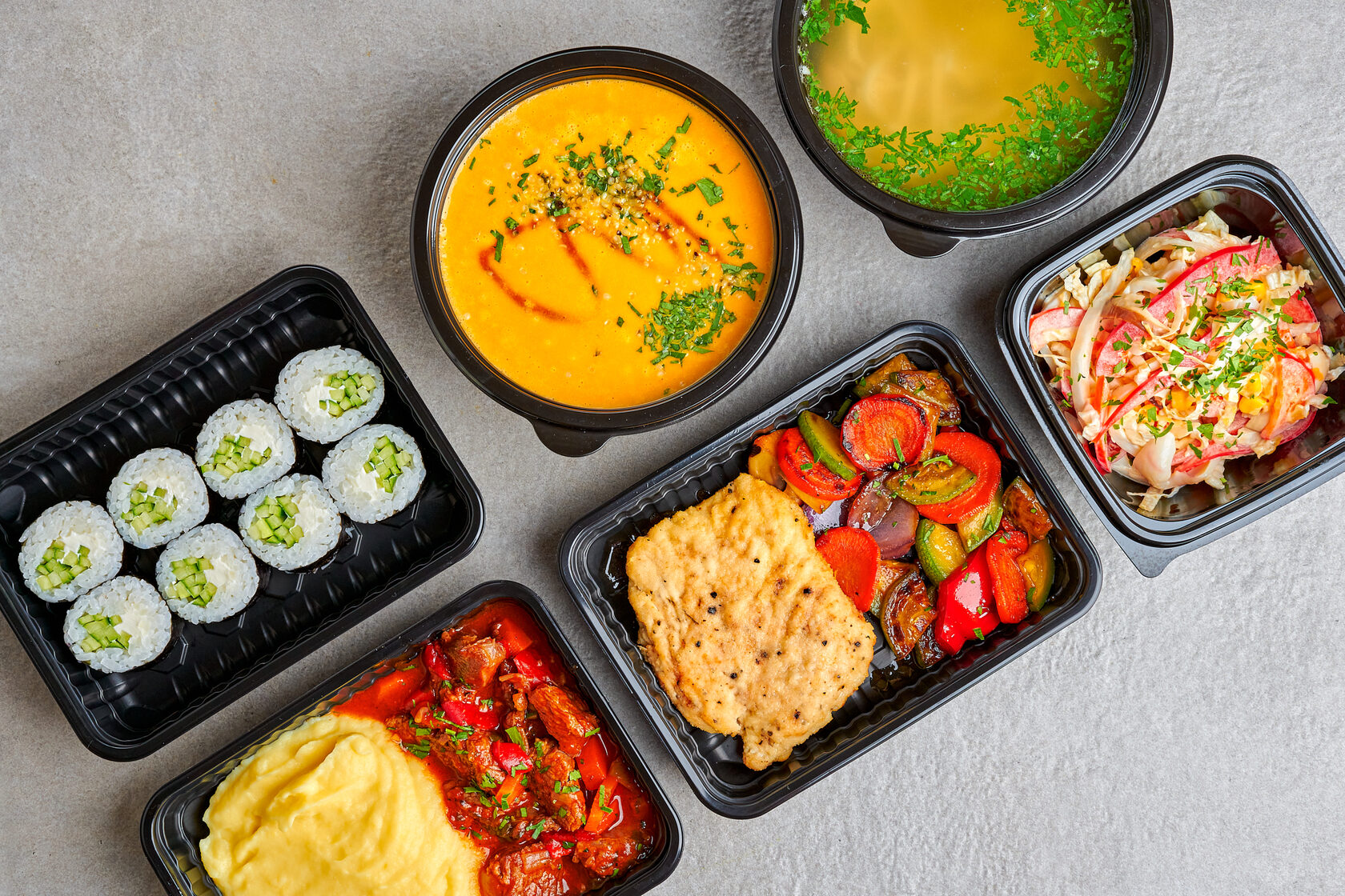 Bagaimana desain baki makanan plastik PET mempengaruhi kemampuannya dalam menjaga kualitas dan kesegaran makanan?