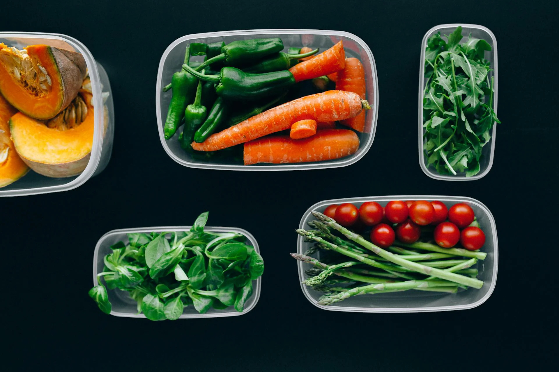 Apa praktik terbaik untuk menyimpan kue kering dalam Kotak Kue Plastik Sekali Pakai agar kue tidak basah atau rusak?