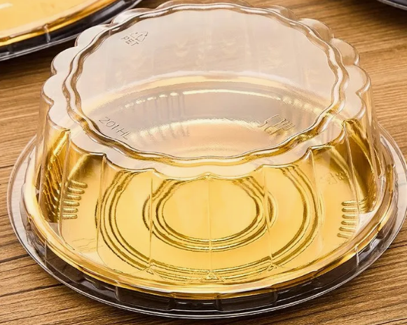 Apakah wadah makanan plastik memberikan stabilitas tumpukan yang lebih baik di lemari es dibandingkan desain wadah persegi panjang serupa?